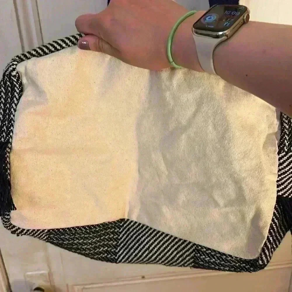 Fringe Tote - Picture 4 of 4